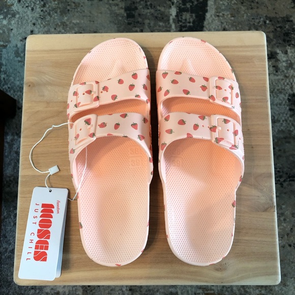 Freedom Moses Tuti Baby Slides - The Jilly Box by Jillian Harris - Picture 3 of 7